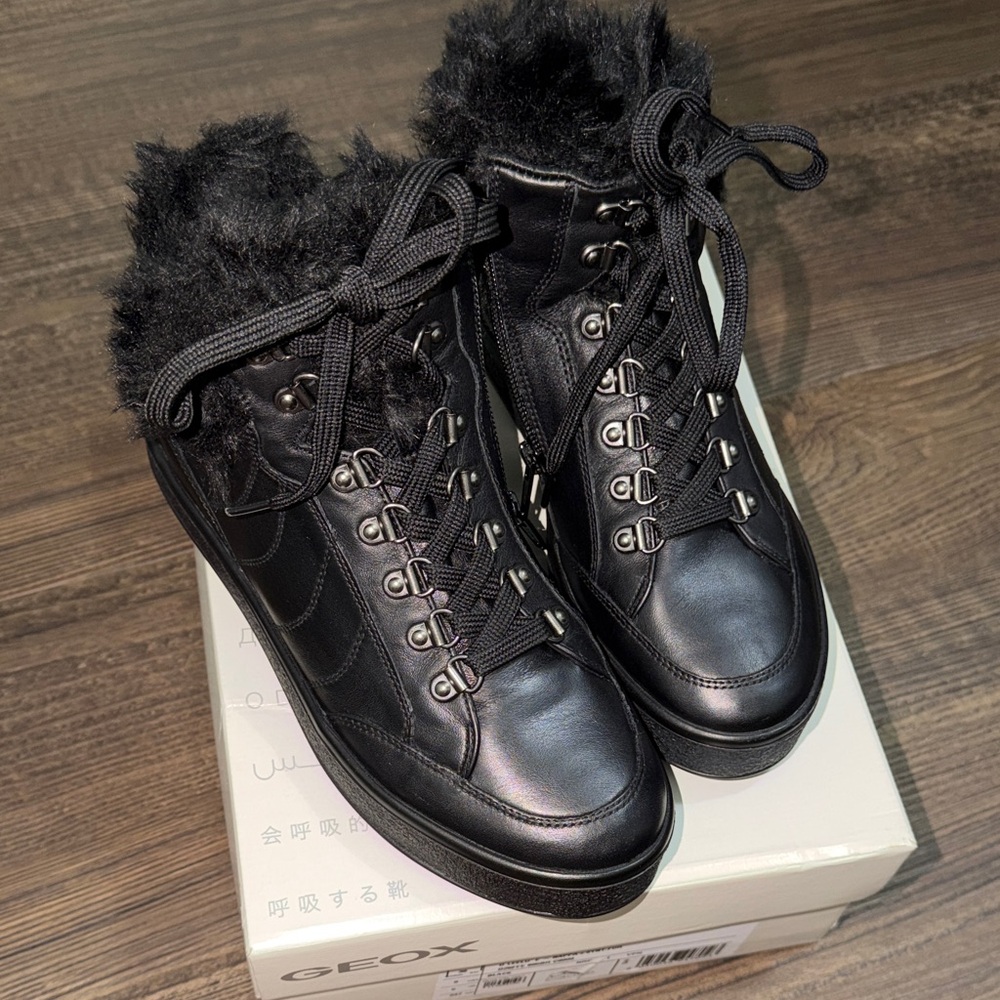 Geox Women's Black Lace-Up Fur Boots New  size 8